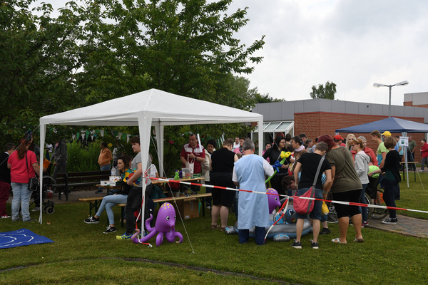 Sommerfest mit Spiel und Spaß auf dem ganzen Gelände der Werkstatt